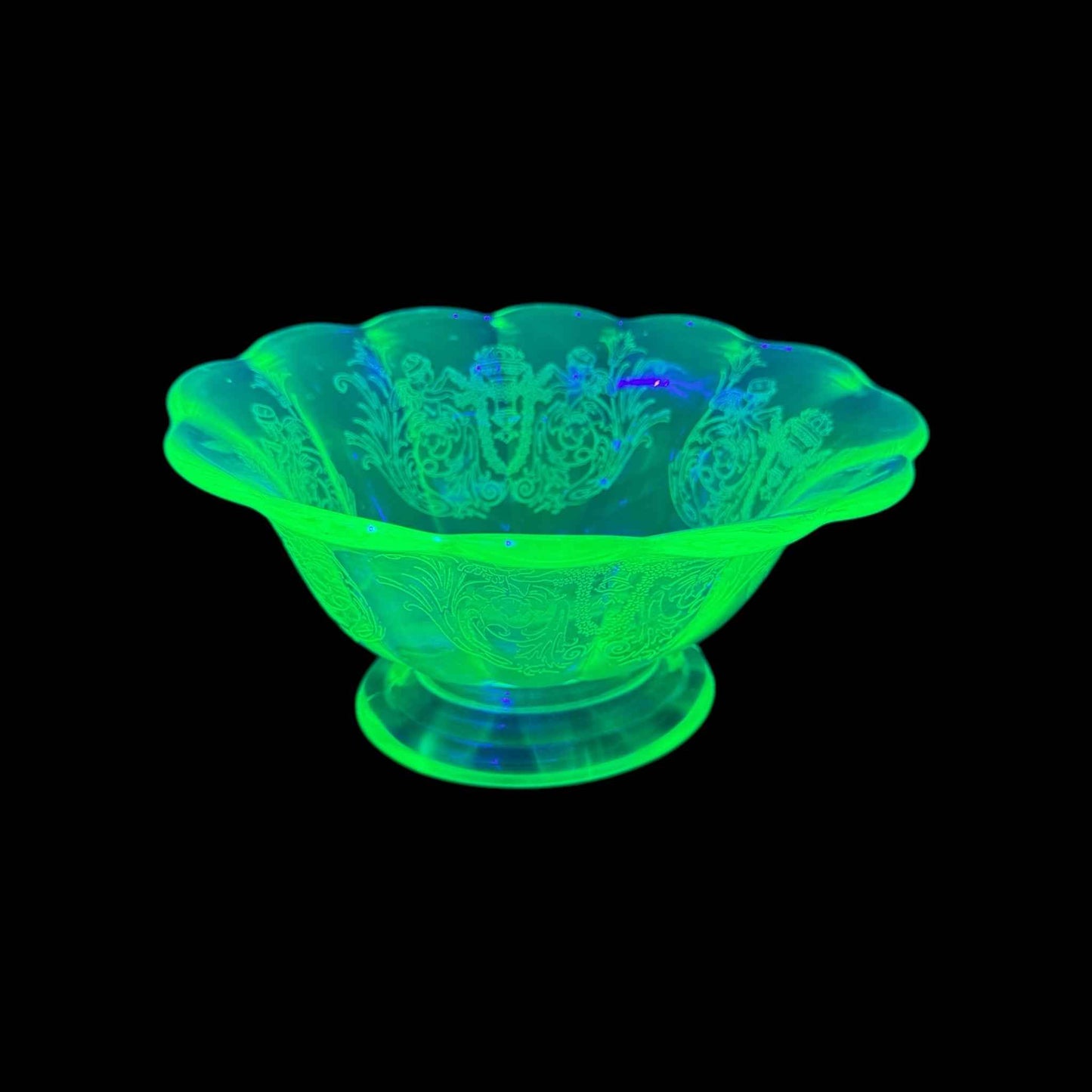 Rare Paden City ‘Cupid’ Pattern (aka Archaic #300) Paneled Fluted Uranium Glass Bowl