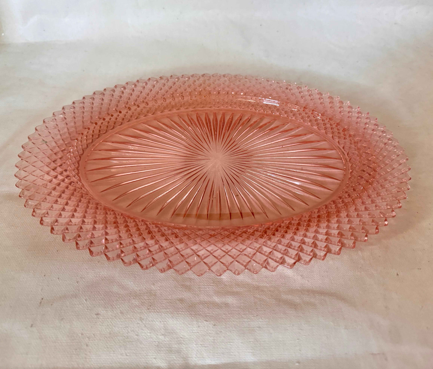 Anchor Hocking ‘Miss Americana’ Pink Oval Shaped Diamond Pointed Serving Platter