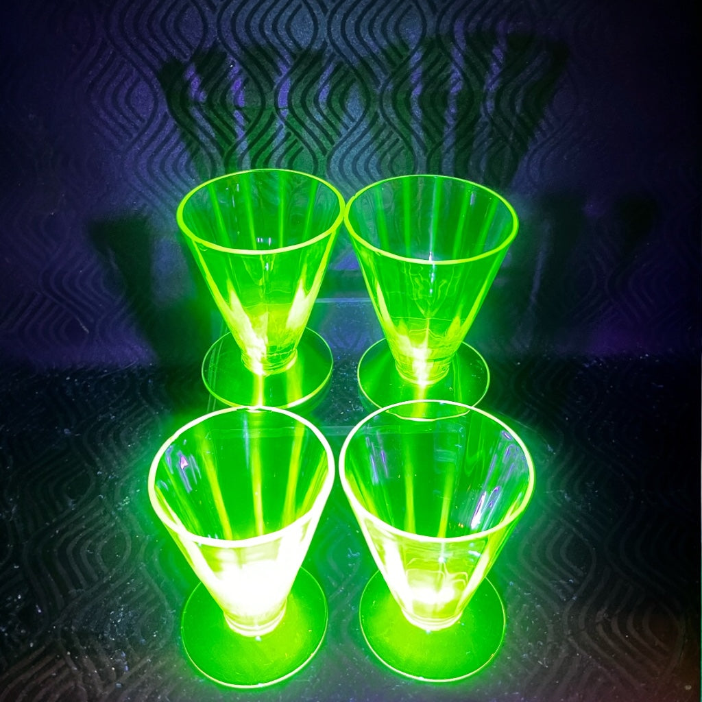 Glassware of the Great Depression | Uranium Glass, Amberina, & More - Black Label Vintage
