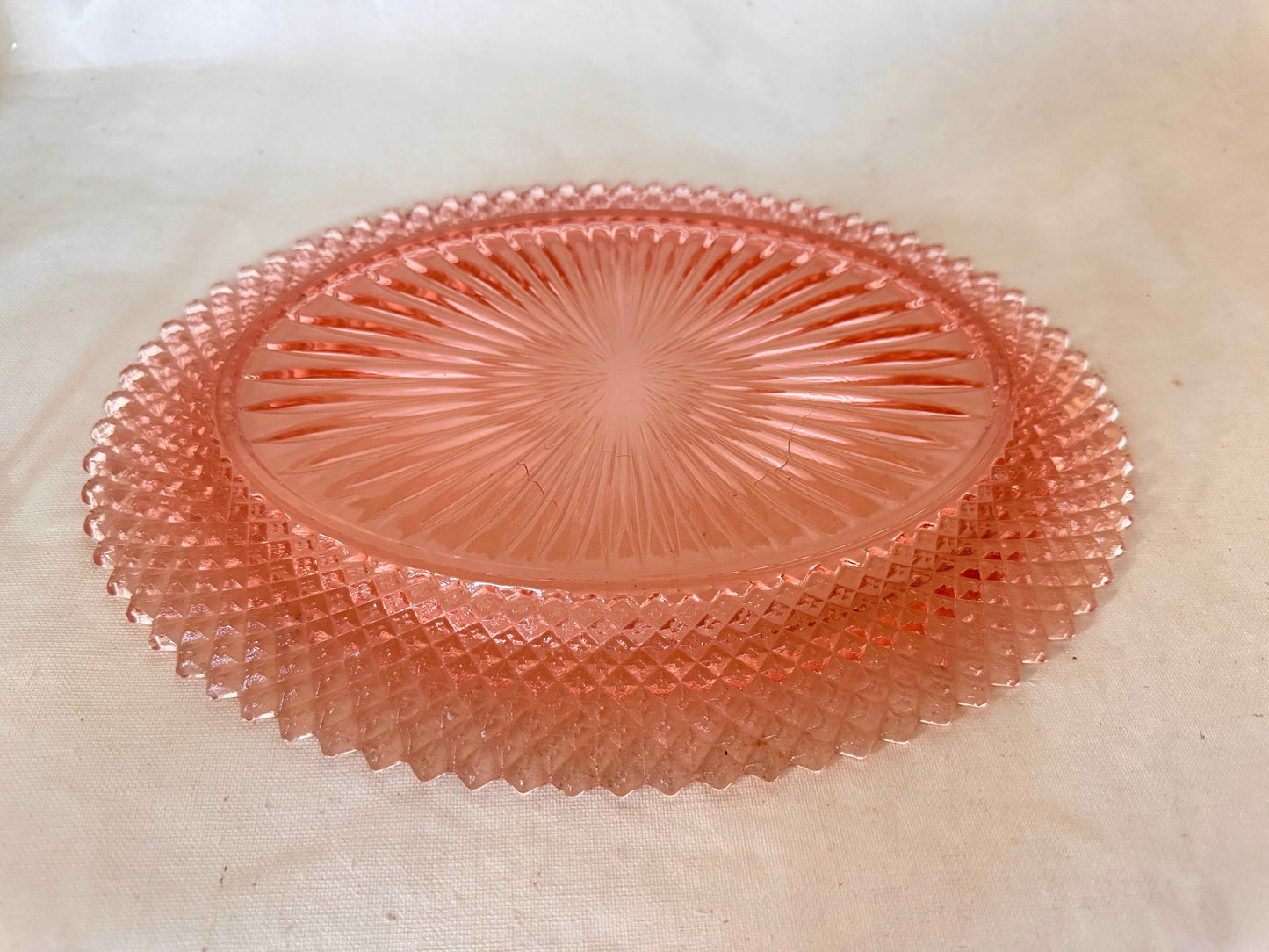 Anchor Hocking ‘Miss Americana’ Pink Oval Shaped Diamond Pointed Serving Platter